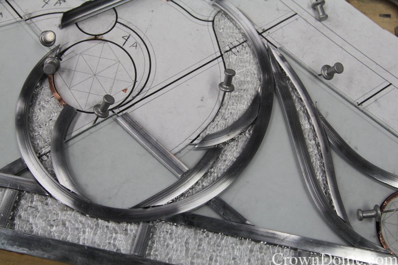 Leaded glass panel assembling for the decorative glass dome